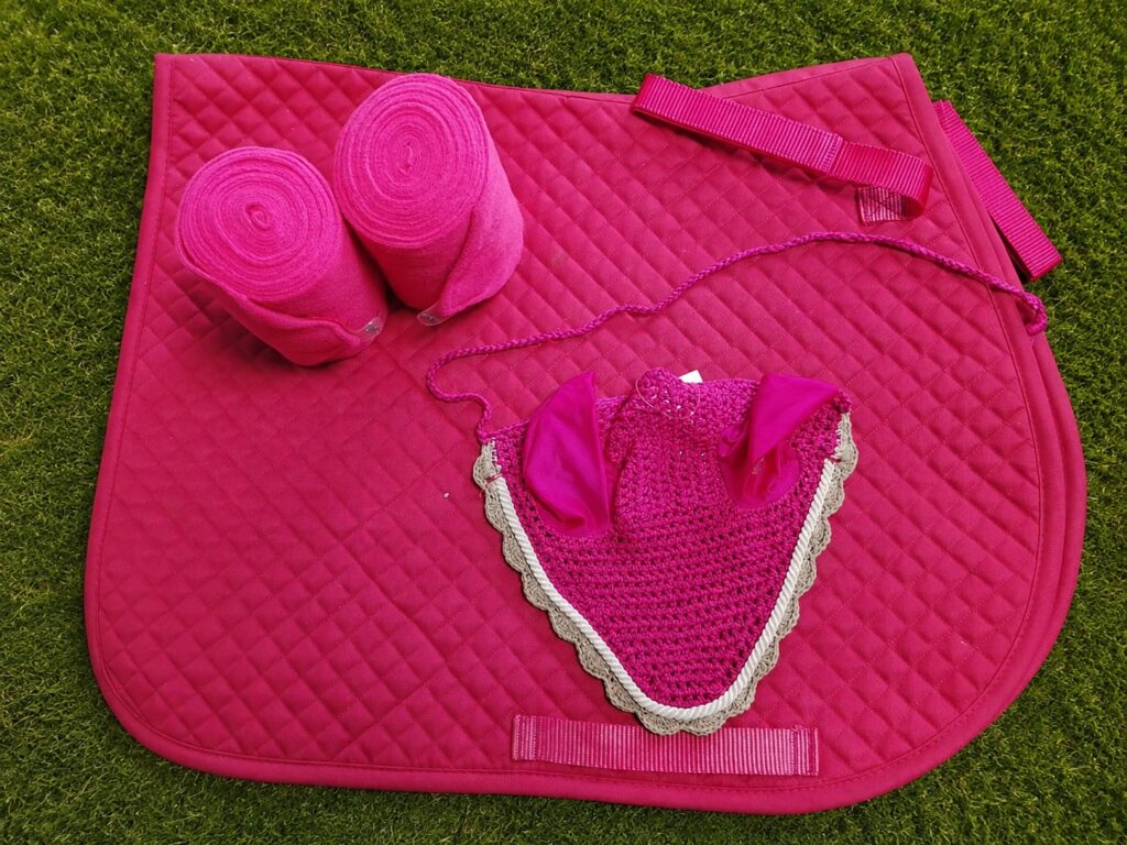 Conjunto pony fucsia qhp
